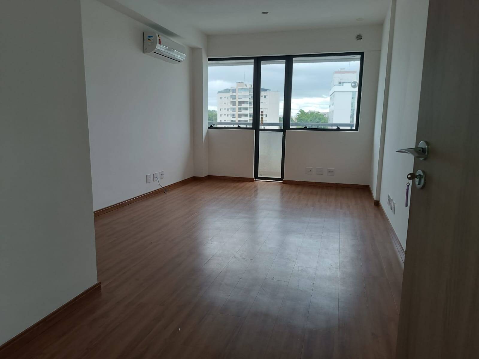 #1591 - Sala para Locação em São José dos Campos - SP