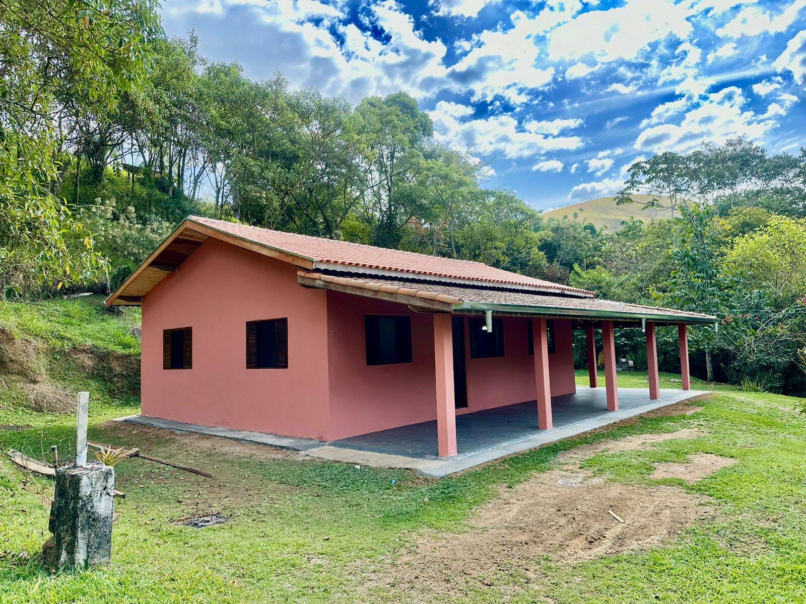 #1697 - Chácara para Locação em São José dos Campos - SP