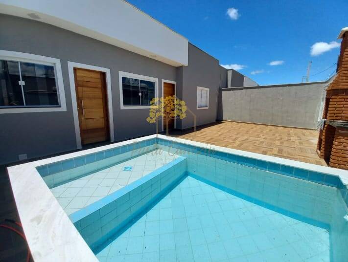 Casa espaçosa com churrasqueira e piscina - Lado Praia em Itanhaém