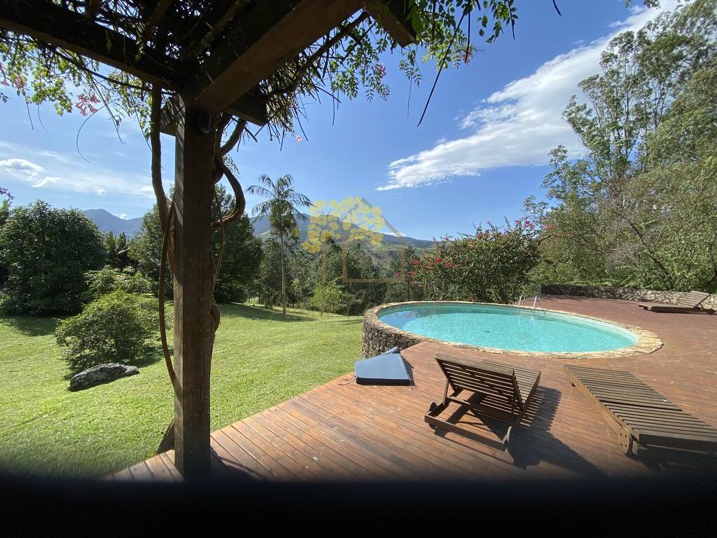 São Francisco Xavier - casa estruturada com cachoeiras piscinas naturais
