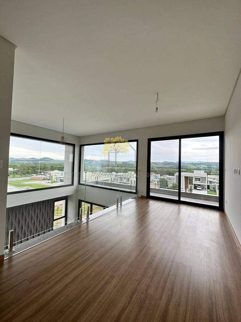 Colinas do Paratehy - 4 suites, conforto e espaço para sua família.