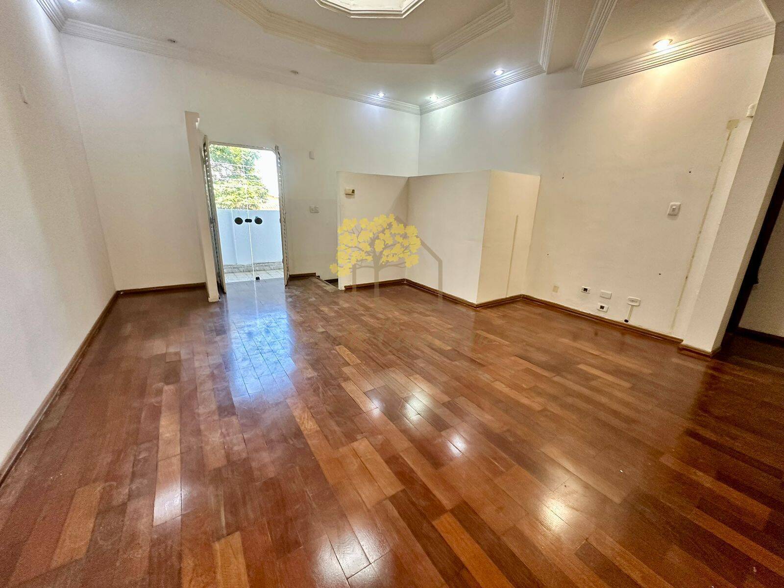Jardim Esplanada - ponto comercial na esquina com a av São Joao.