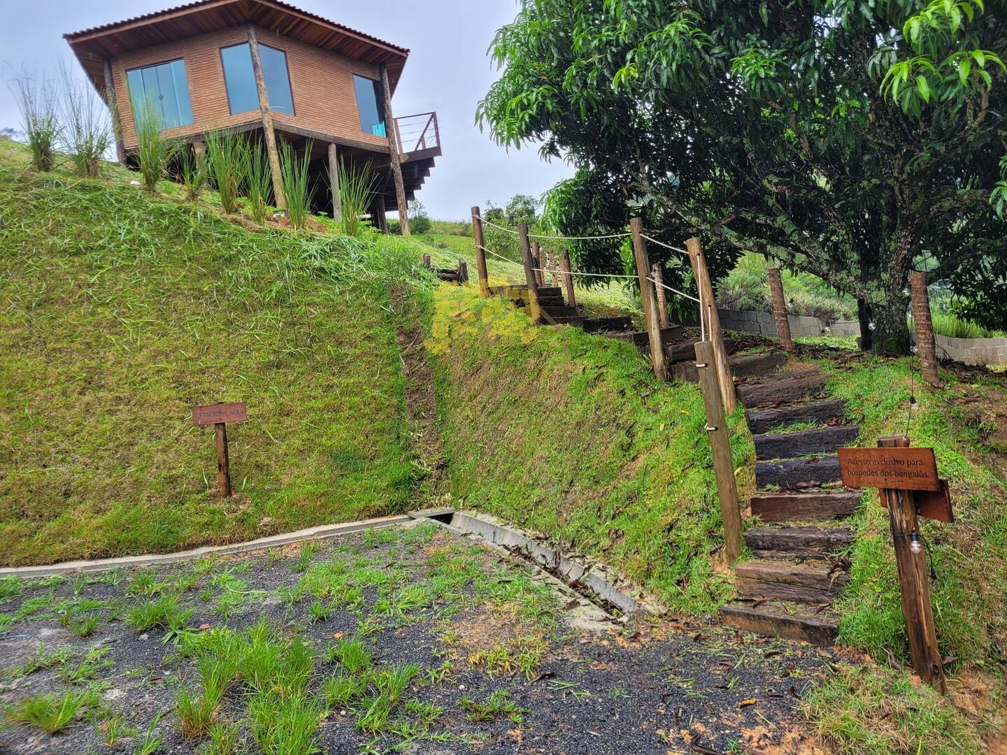 Monteiro Lobato - bangalôs de 70m² ao pé da Serra da Mantiqueira.