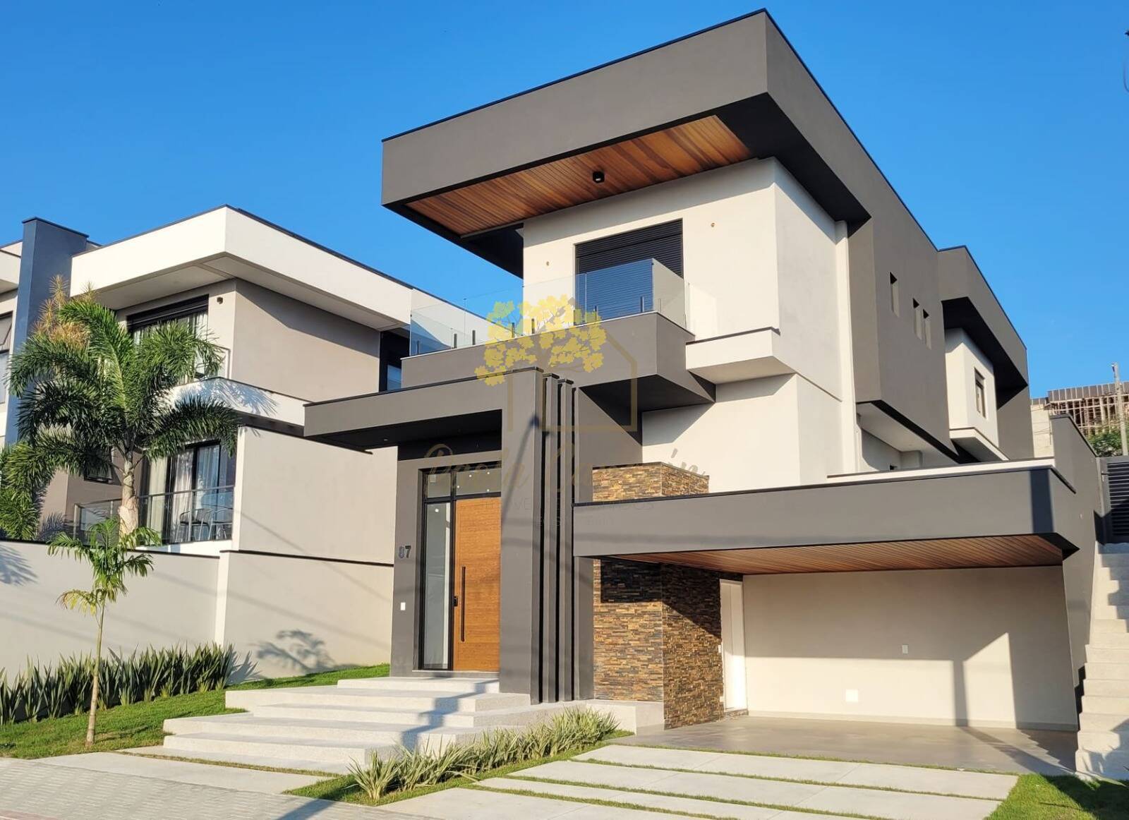 Condomínio Jaguary - 339 m² 4 suítes planejados