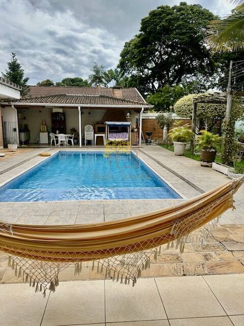 Casa térrea muito ampla - 900m² próxima ao Vicentina Aranha - Esplanada II