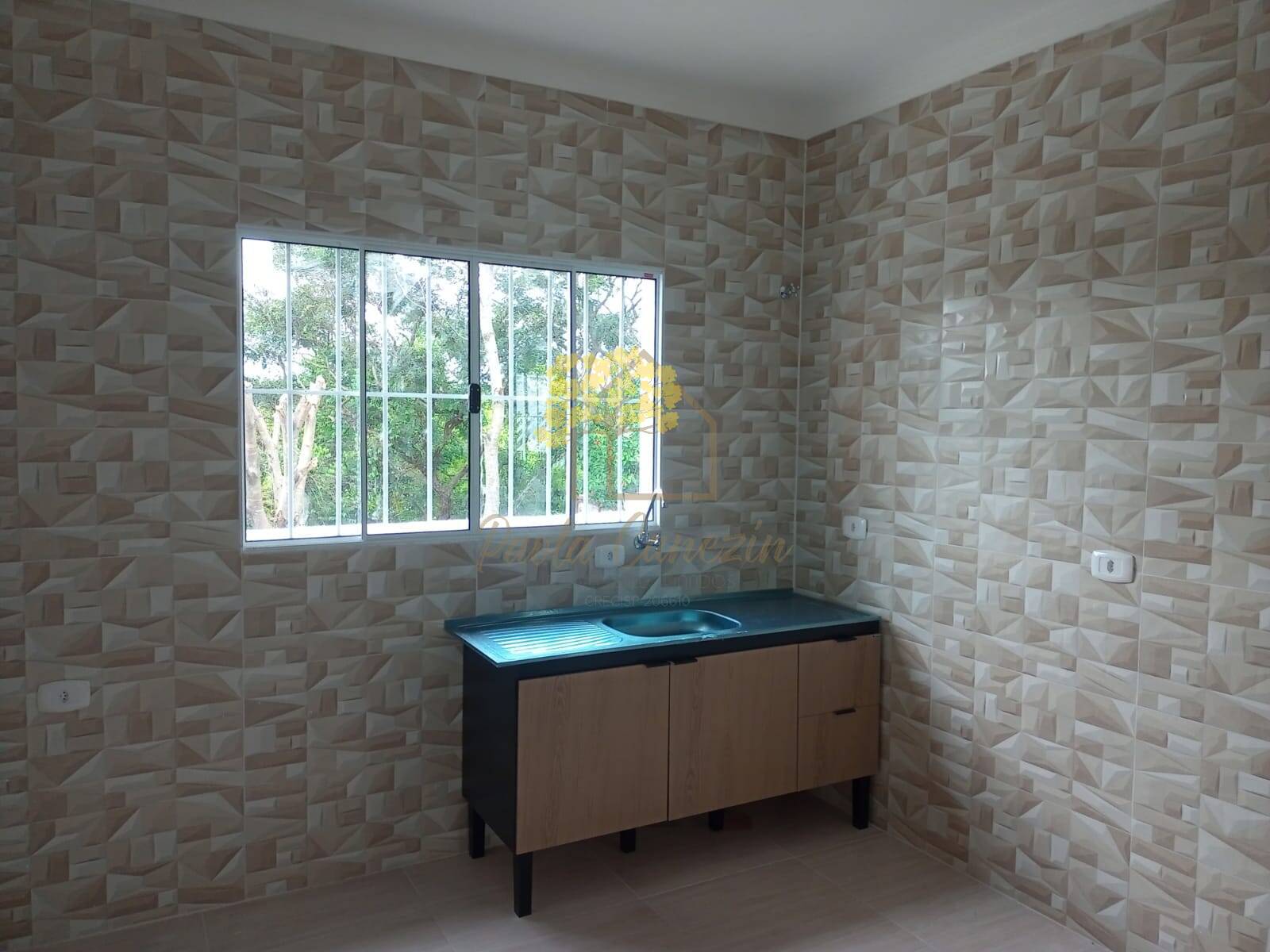 Casa com 3 Dormitórios (1 Suíte) e Amplo Quintal – Santa Rosa (Putim)