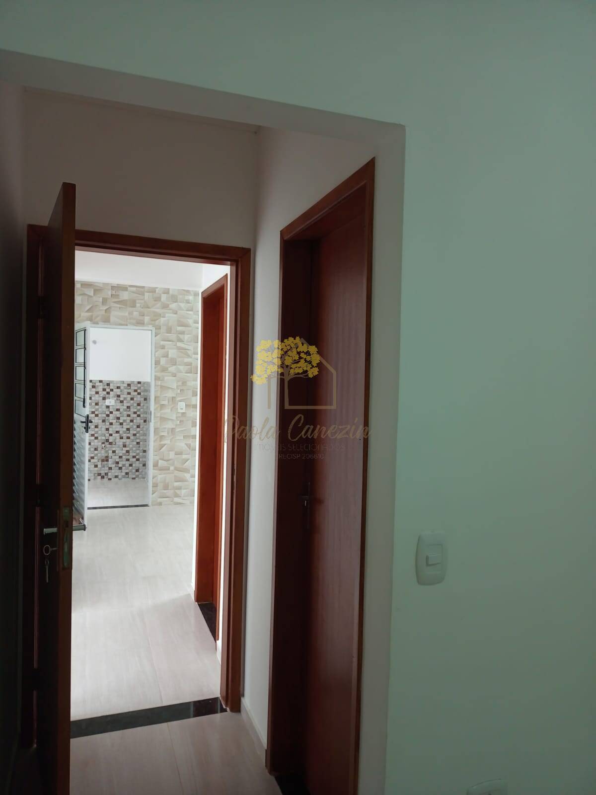Casa com 3 Dormitórios (1 Suíte) e Amplo Quintal – Santa Rosa (Putim)