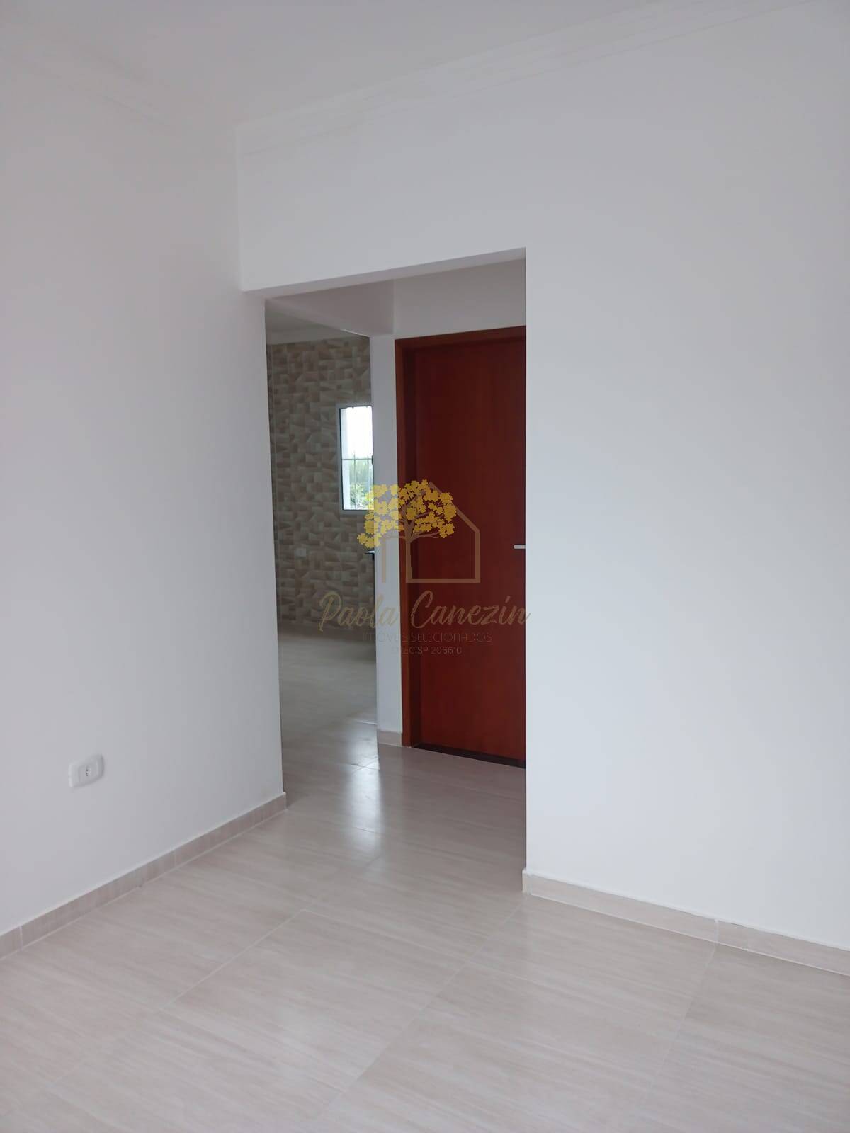 Casa com 3 Dormitórios (1 Suíte) e Amplo Quintal – Santa Rosa (Putim)