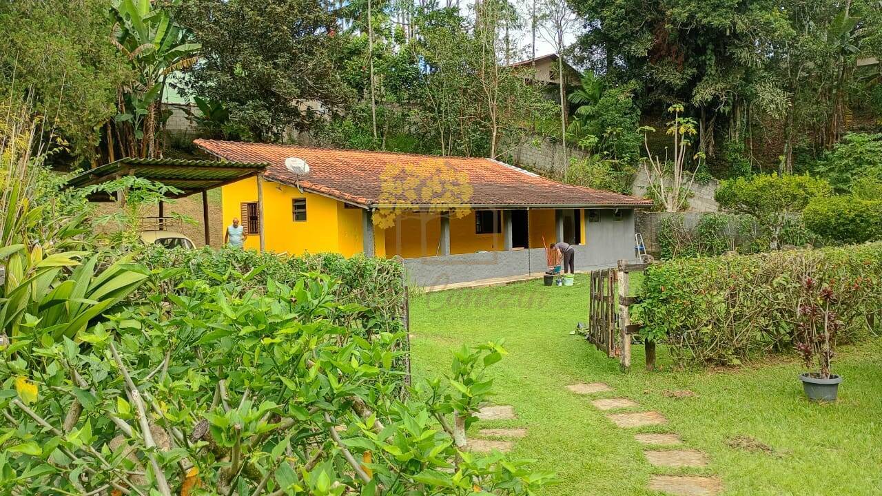 São Francisco Xavier - acesso ótimo 2 quartos  lindo quintal - locação.